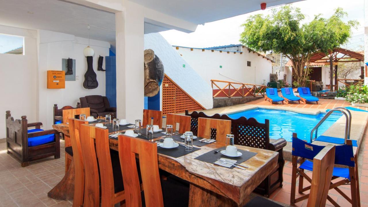 Hotel La Casa De Judy Puerto Ayora  Exterior photo